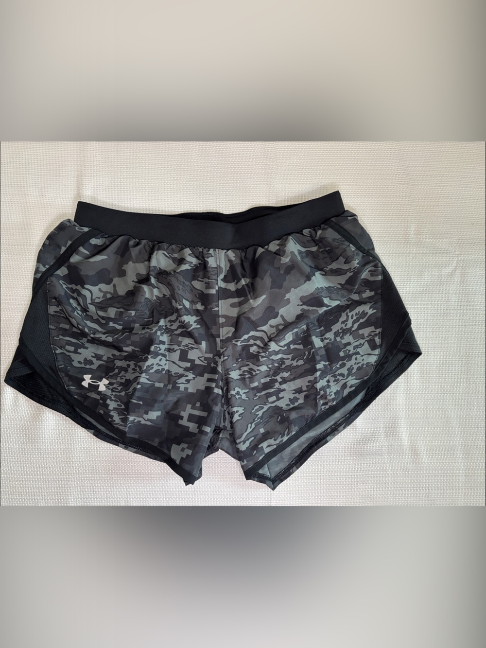 Under Armour Women’s Black & Gray Camo Athletic Running Shorts Size S